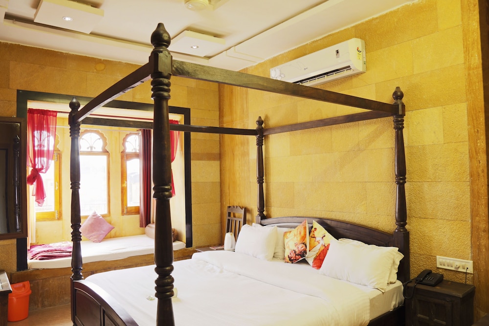 Mystic Jaisalmer Hostel / Backpacker 21/50