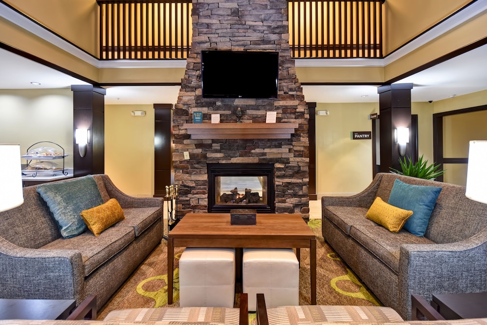 Staybridge Suites Grand Rapids-Kentwood 34/58