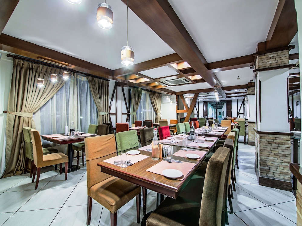 Sai Vishram Business Hotel 35/50