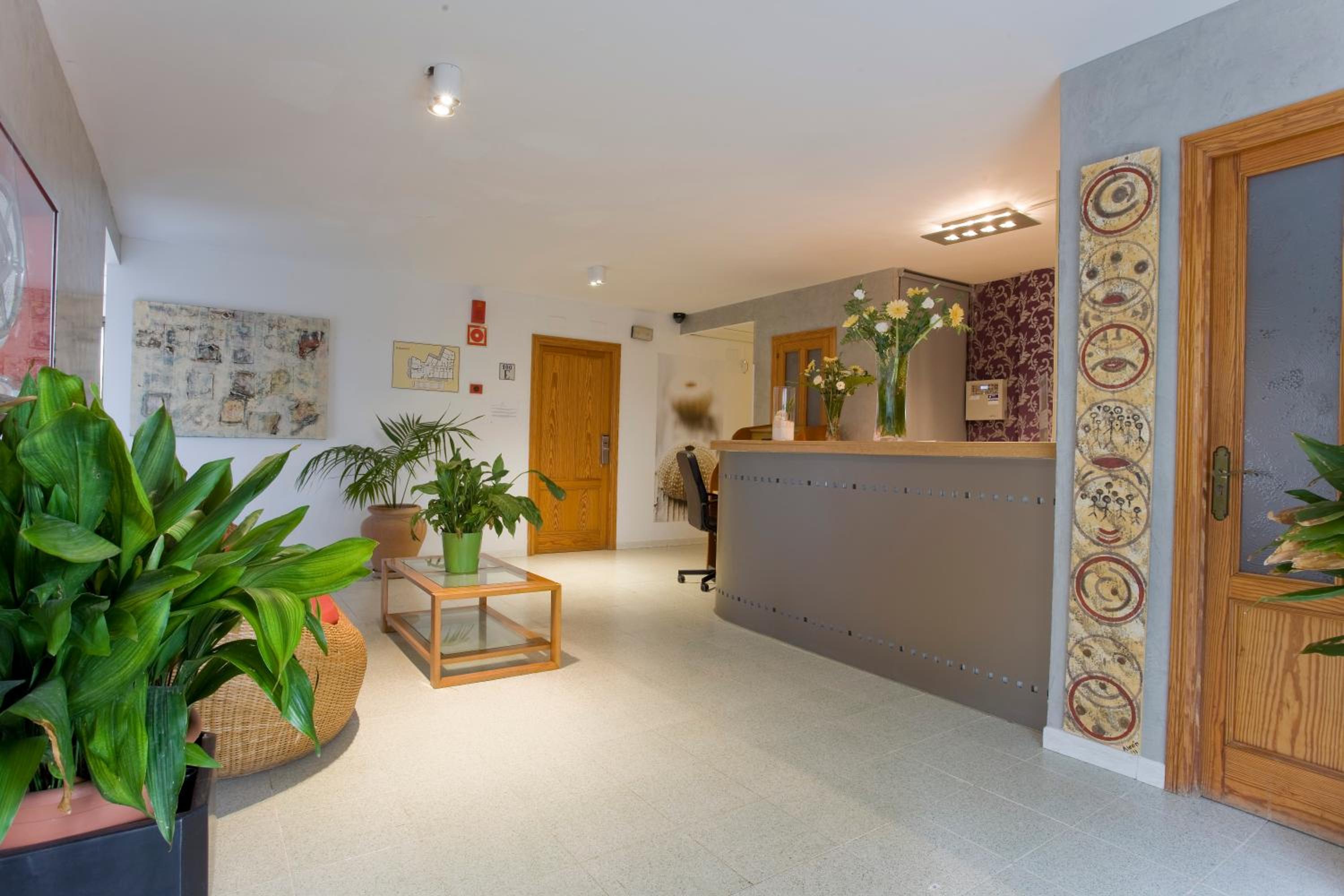 Flacalco Suites Aparthotel 7/50