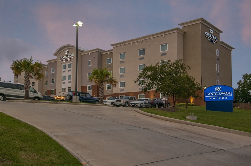 Candlewood Suites Baton Rouge College Drive 2/44