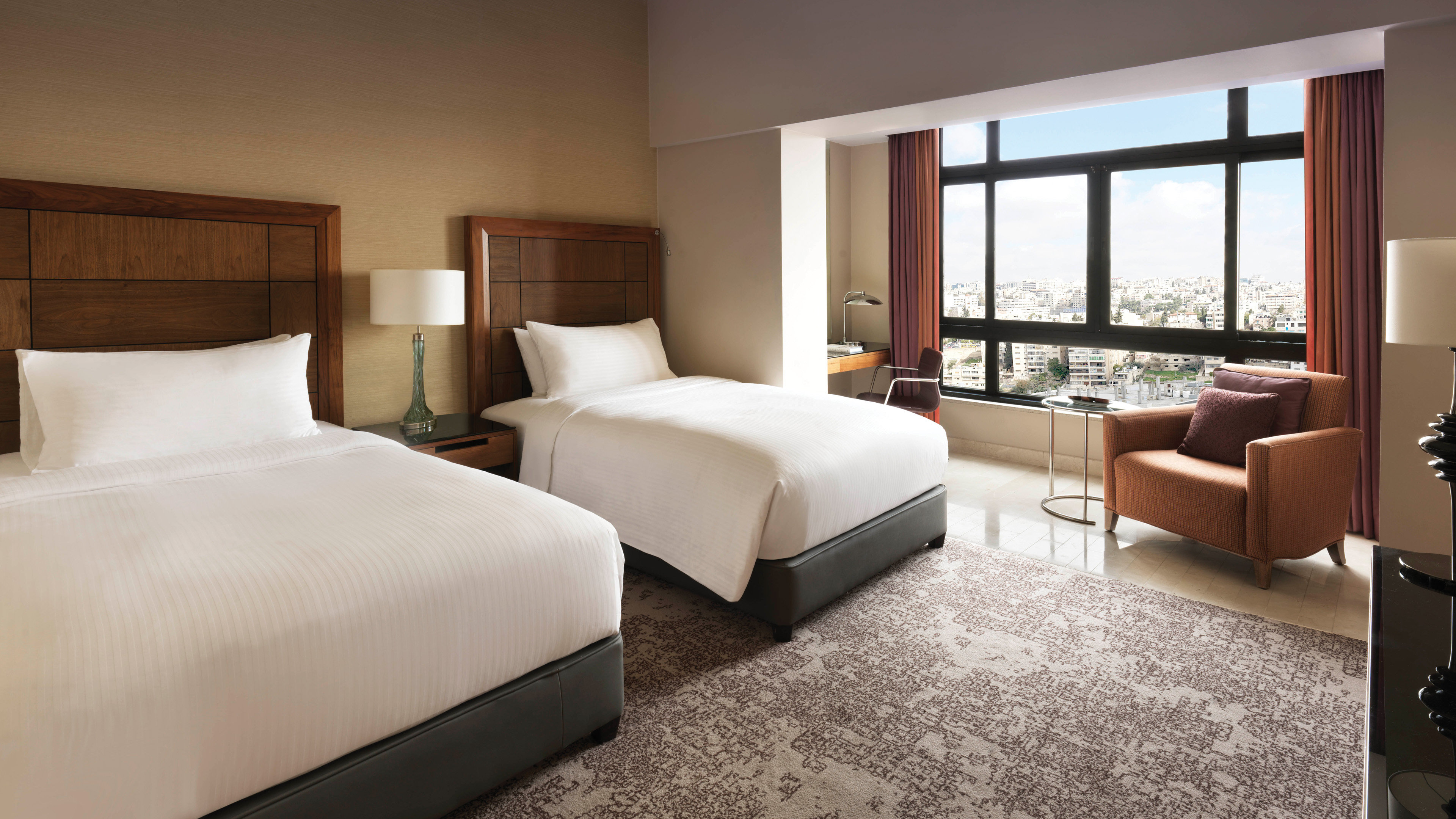Club Intercontinental, Twin Beds, Smoking