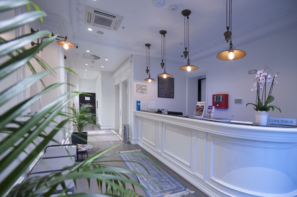 Hotel Majestic 7/50