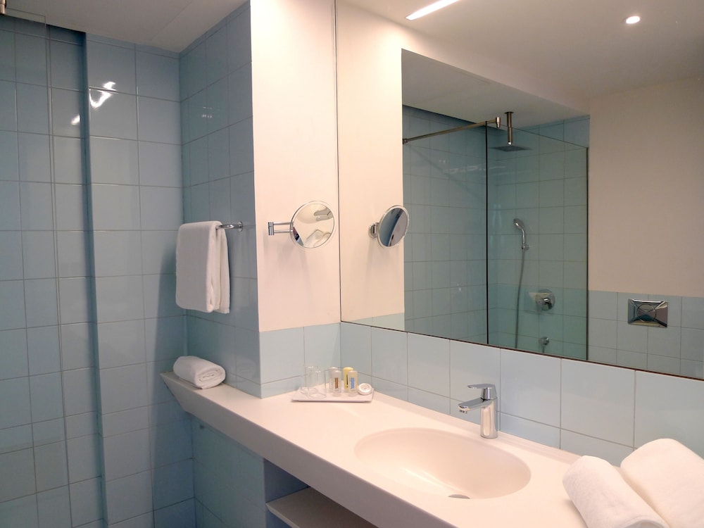 Bossa Nova Beirut Hotel 46/50