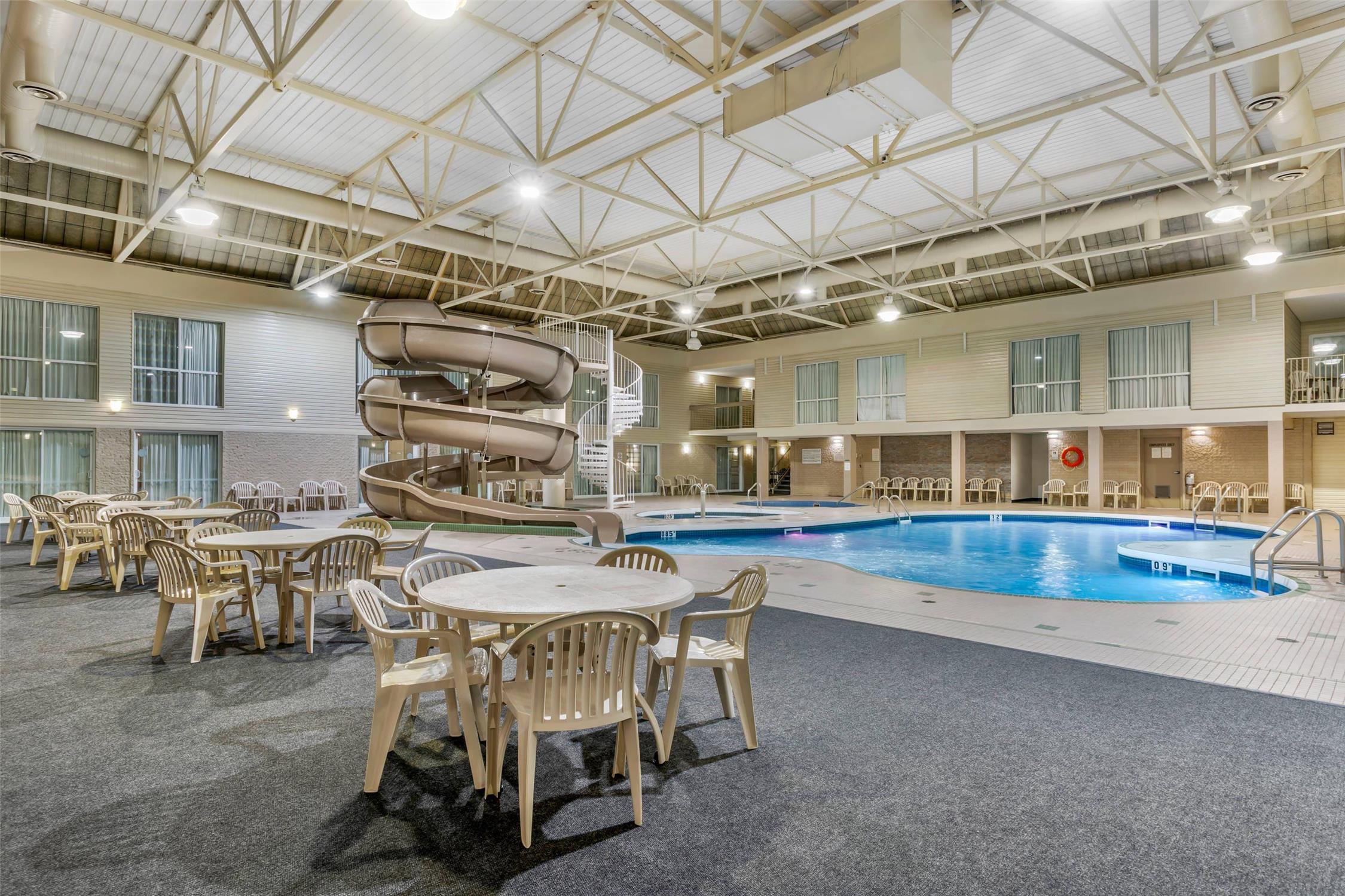 Clarion Hotel & Suites Brandon 14/35