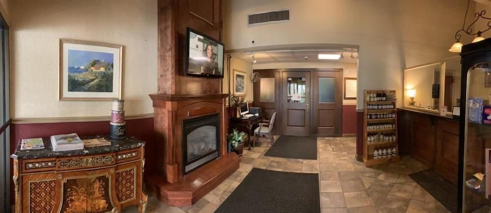 Fireside Inn And Suites 40/64