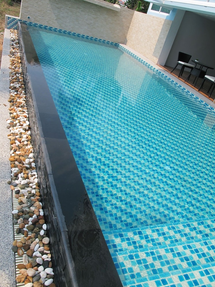 Nantra Pattaya Baan Ampoe Beach 36/40
