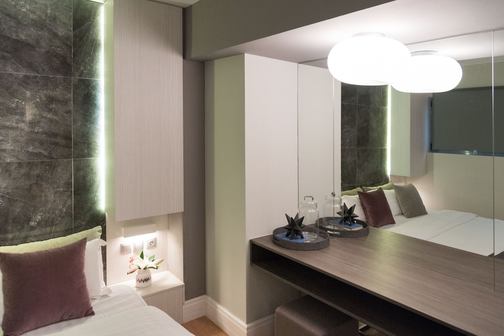 47 Luxury Suites 19/73