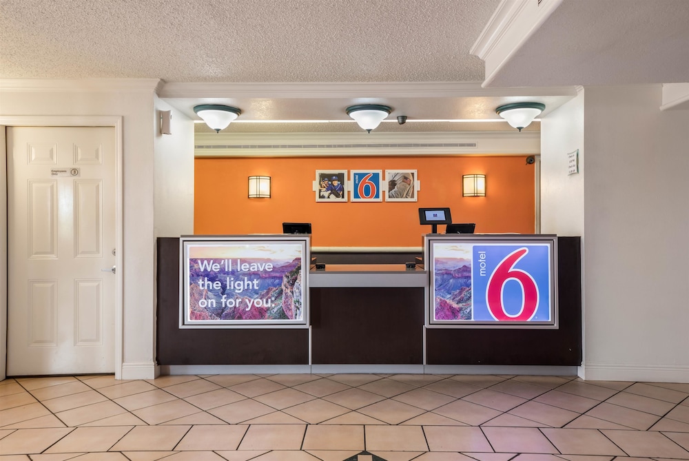 Lobby at Motel6 Beaumont, TX, BEAUMONT - TX