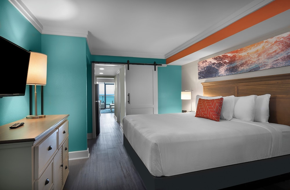 SUITE, KING BED, OCEAN FRONT