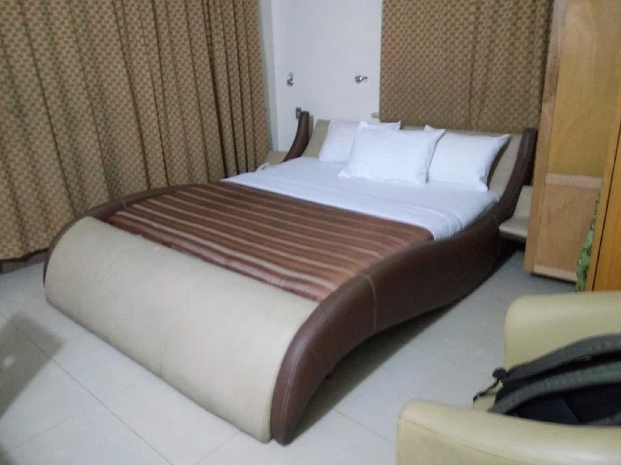 Deritz Hotel Ikeja 12/31