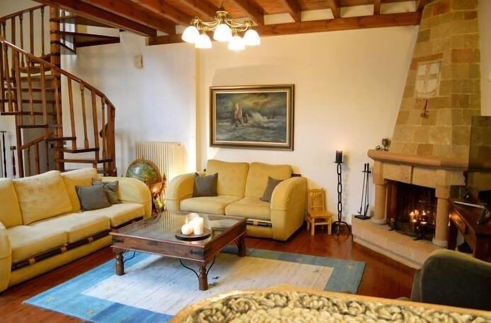 Medieval Villa 27/46