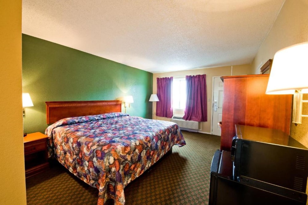 Motel6 Millington, TN 19/47