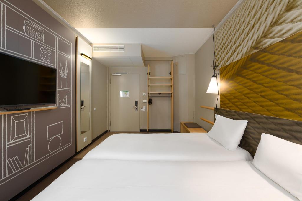 Standard, Double Bed, Accessible