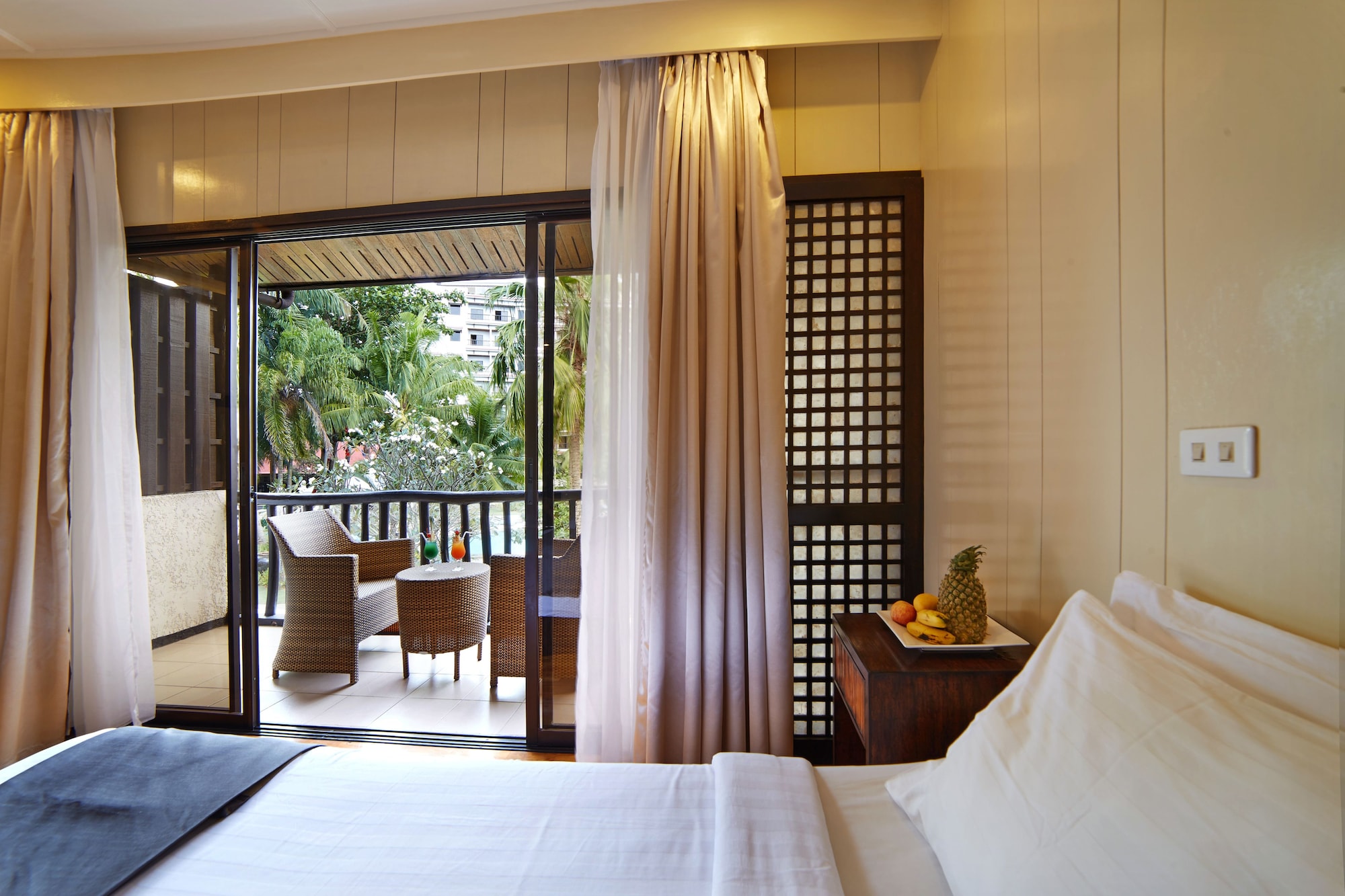 غرفة ديلوكس بسرير مزدوج وسرير فردي، CEBU WHITE SANDS RESORT AND SPA 3/6