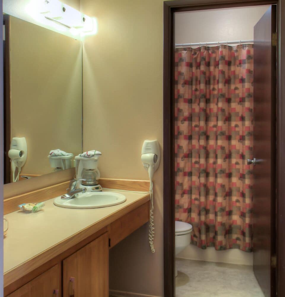 جناح بفراش فوتون وسرير كوين بإطلالة على البحر، Ocean Crest Resort 3/3
