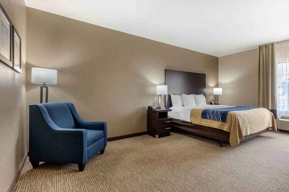 Comfort Inn & Suites North Little Rock McCain Mall 16/38