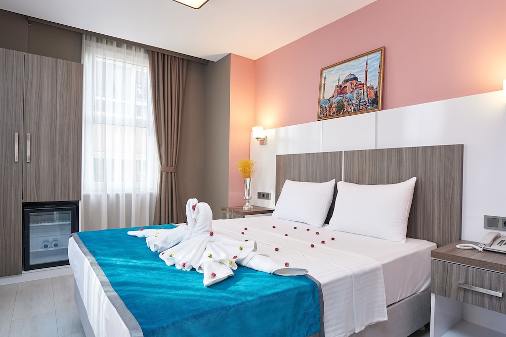 Renzo Hotel 13/38