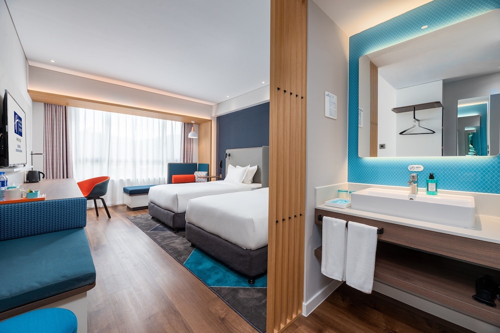 HOLIDAY INN EXPRESS Dongyang Hengdian 25/52