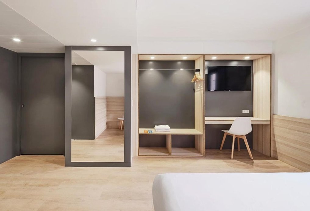 Hostal Lami 13/16