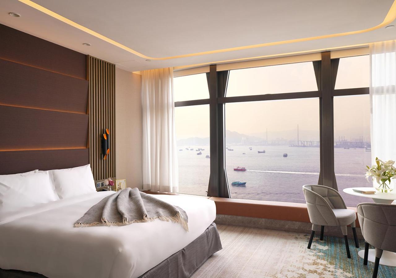 Harbor, Suite