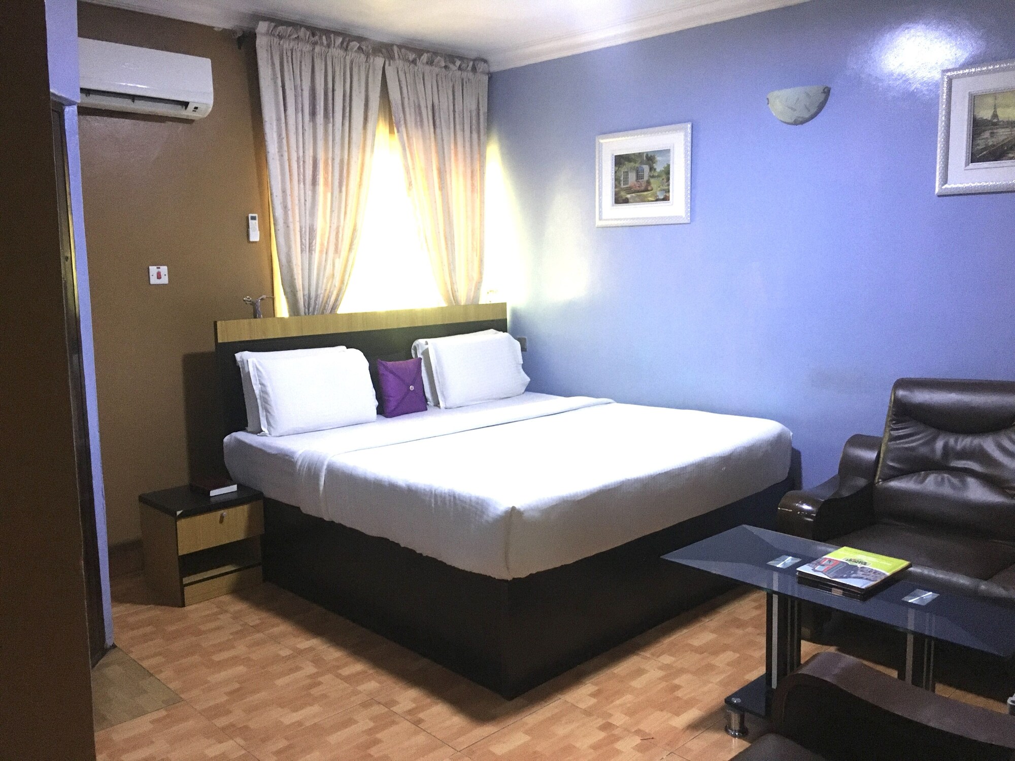 DELUXE, DOUBLE BED