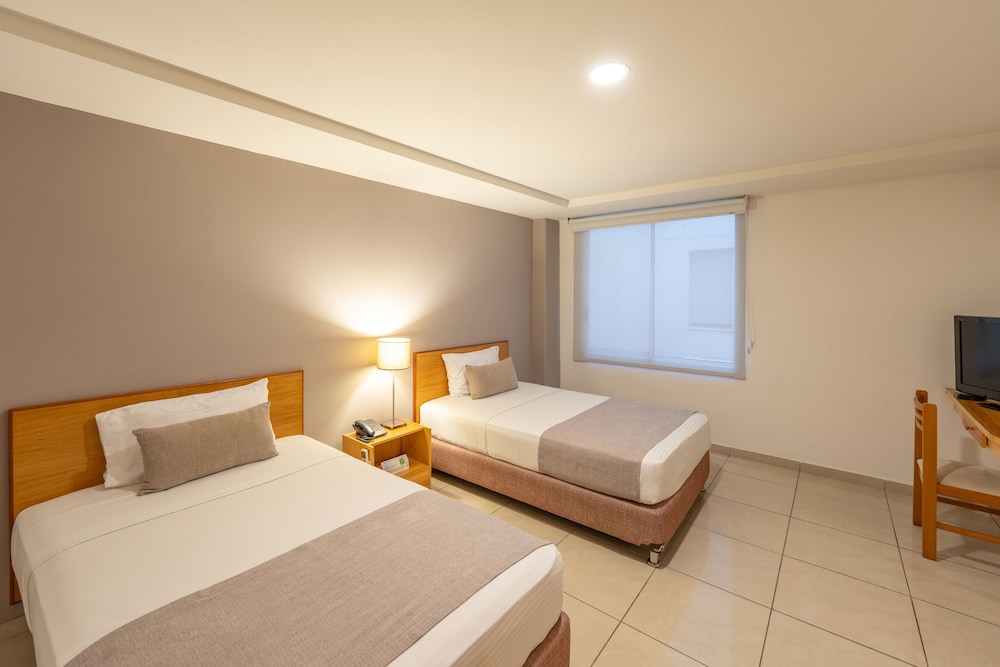 JUNIOR SUITE, TWIN BEDS