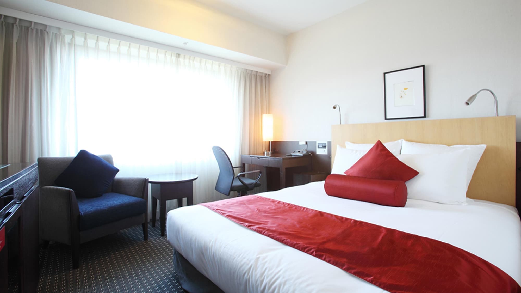 STANDARD, QUEEN BED, FOREST VIEW