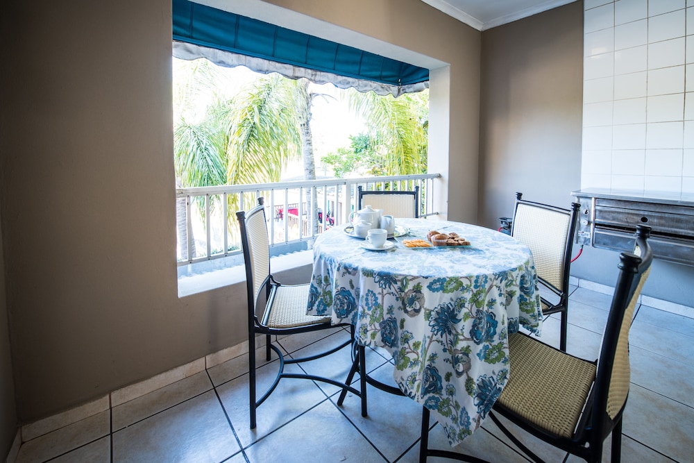 Lake View Cabanas 45/69