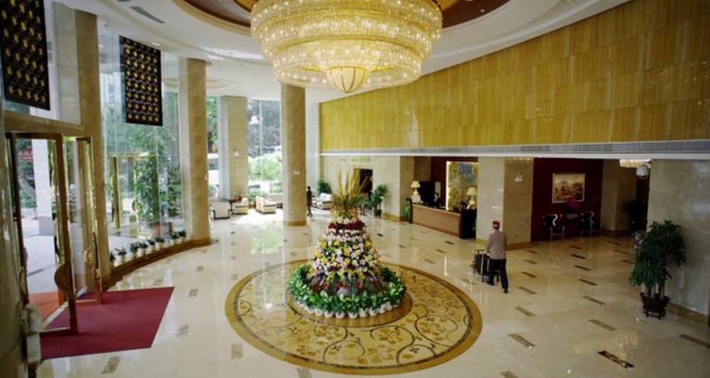 Yuexiu Hotel Guangzhou, Curio Collection by Hilton 7/30