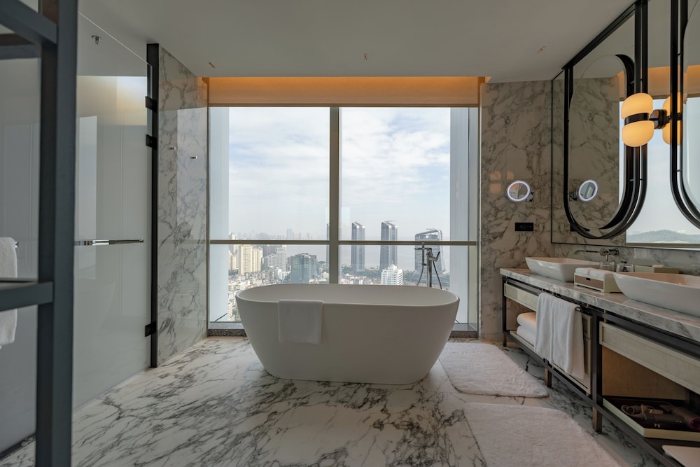 Hyatt Regency Zhuhai Gongbei 41/45