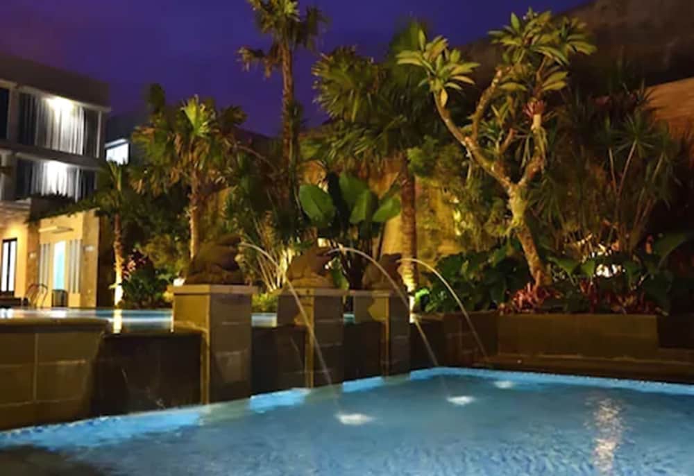 Emersia Hotel Resort 47/50