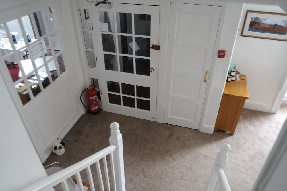 Ty Helyg Guest House 4/50