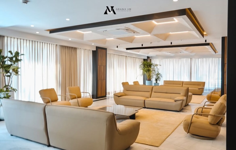 GRAND VM CONFERENCE & SPA 35/50