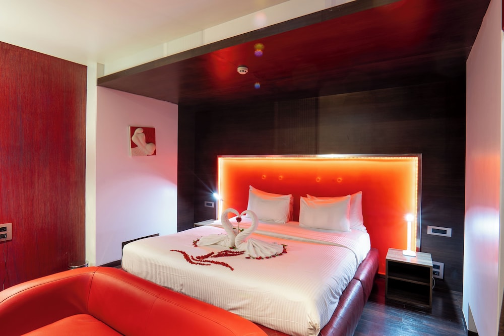 Fahrenheit Hotel 16/50