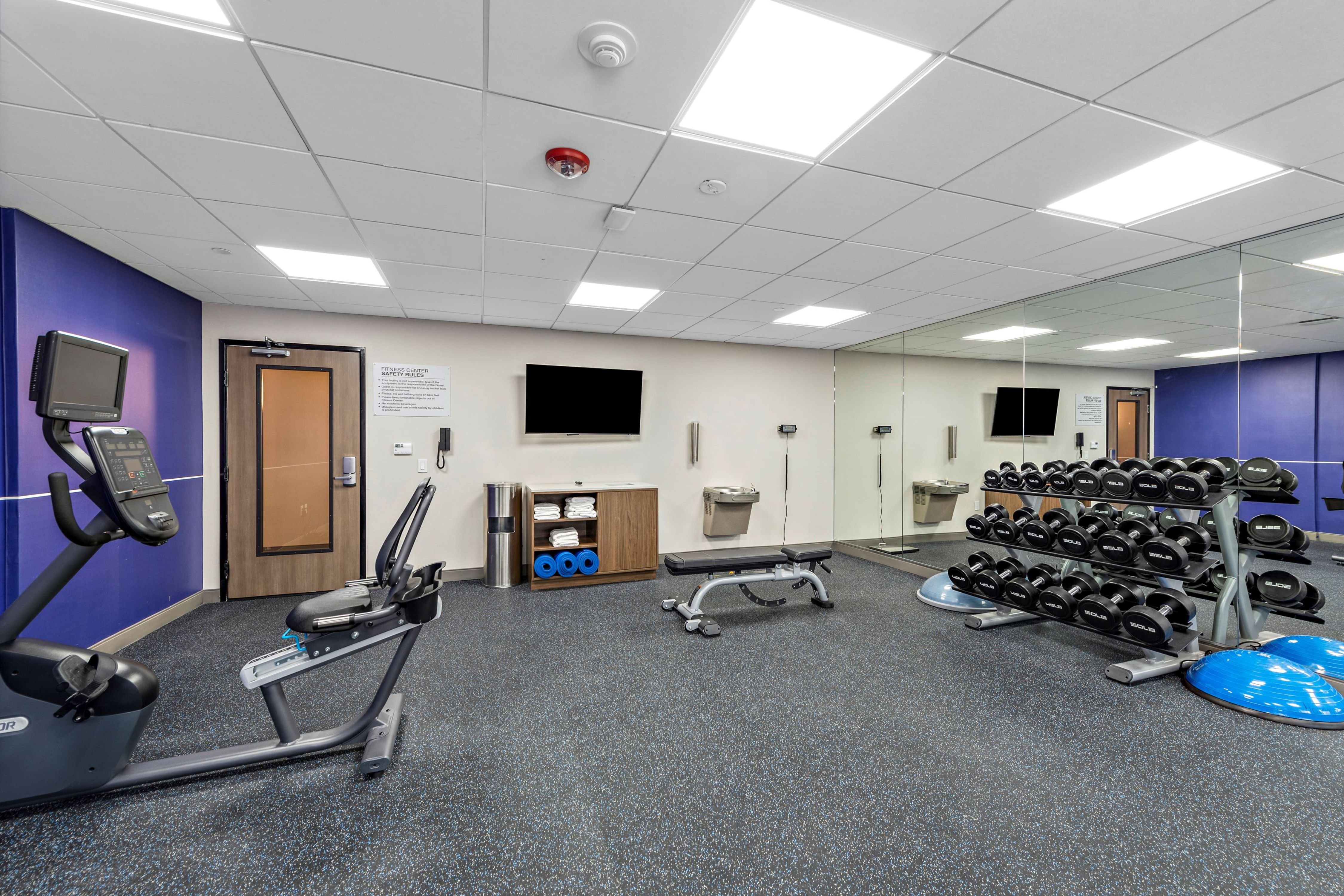 Holiday Inn Express La Mesa Near SDSU 36/72