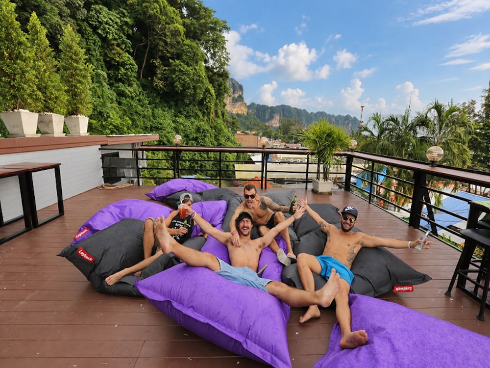 Balcony Party Hostel - Adult 18+ 21/22