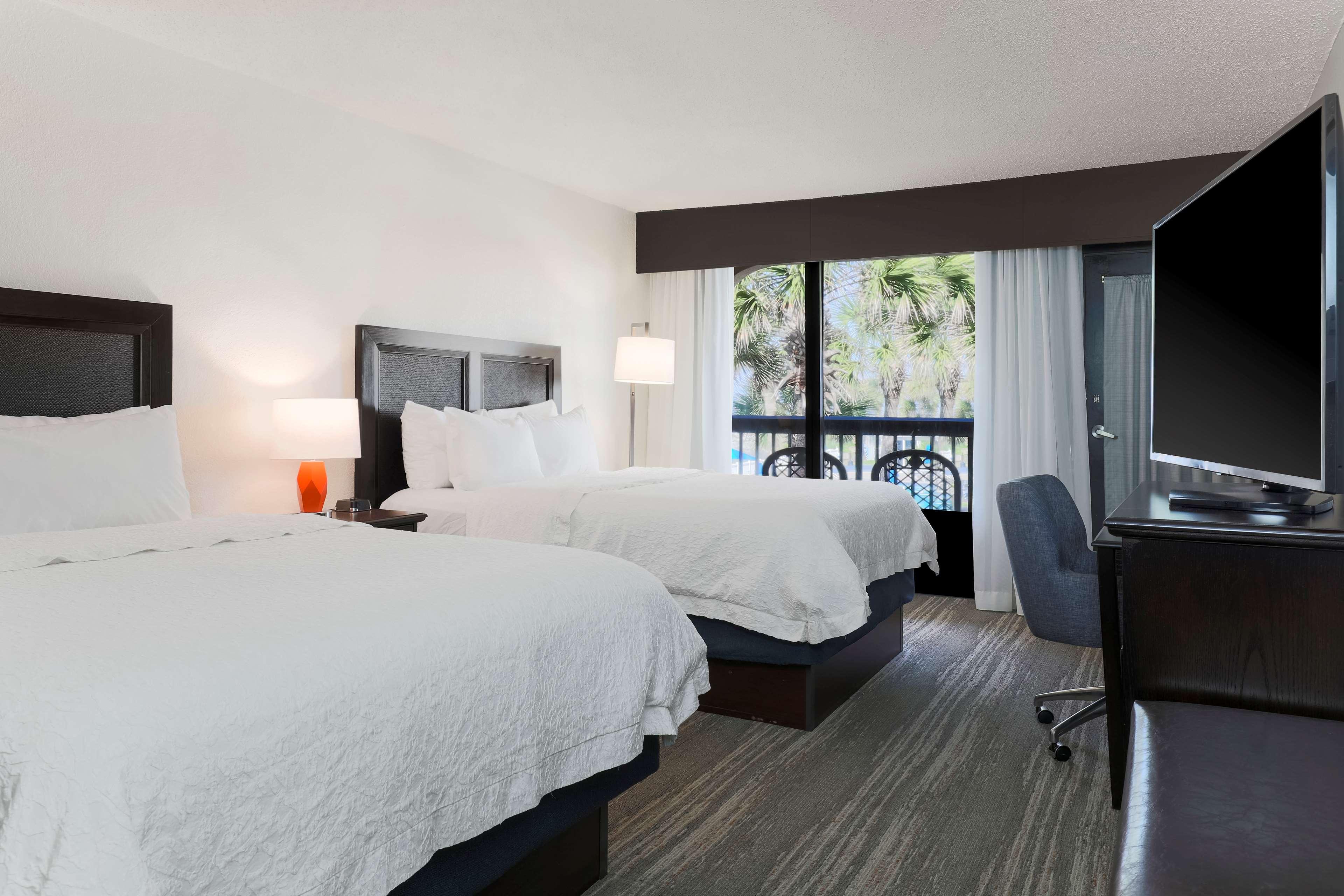 ROOM, 2 QUEEN BEDS, POOL VIEW, PATIO