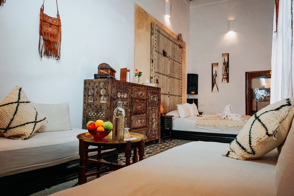 Riad Nora 25/61