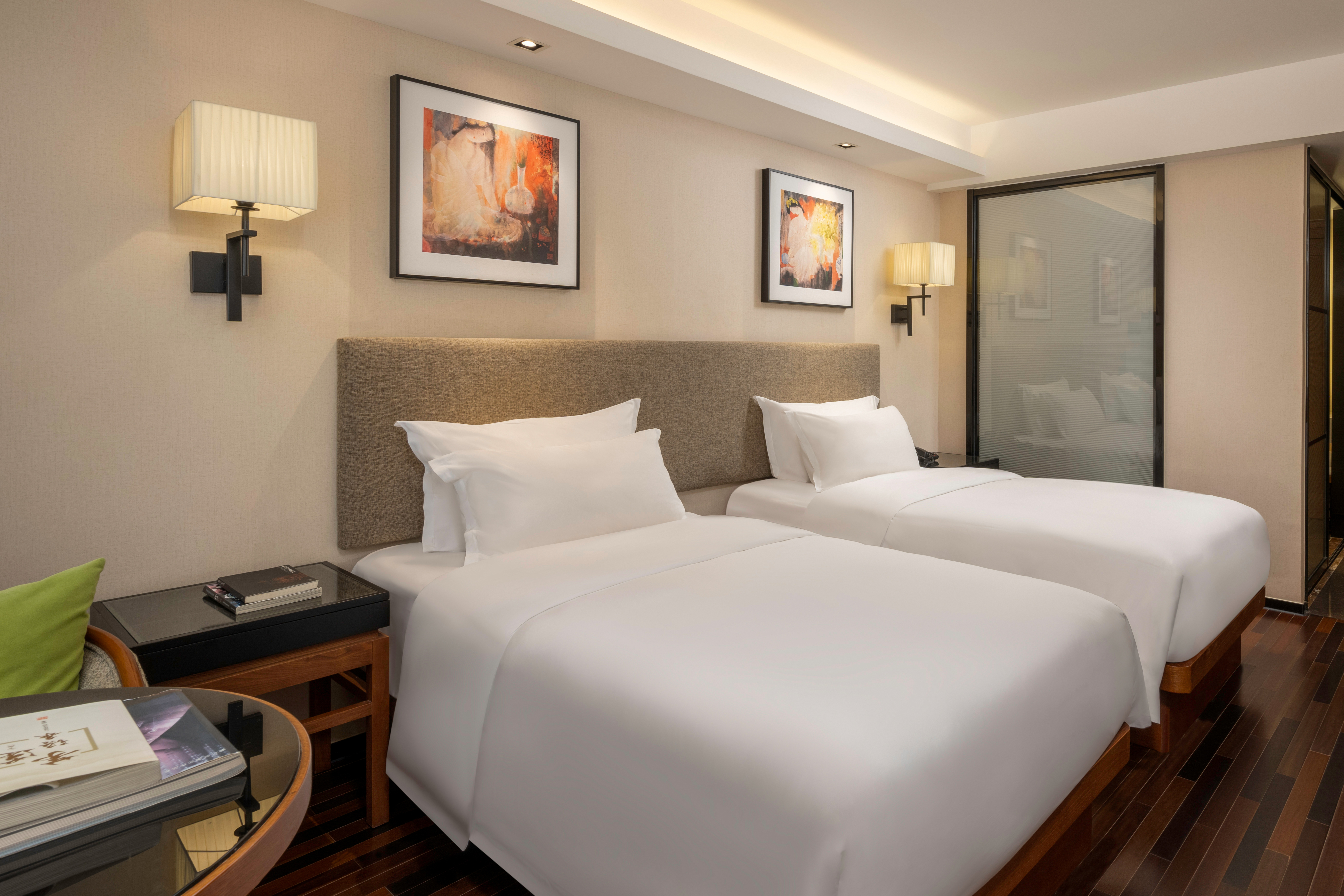 Superior, Twin Beds