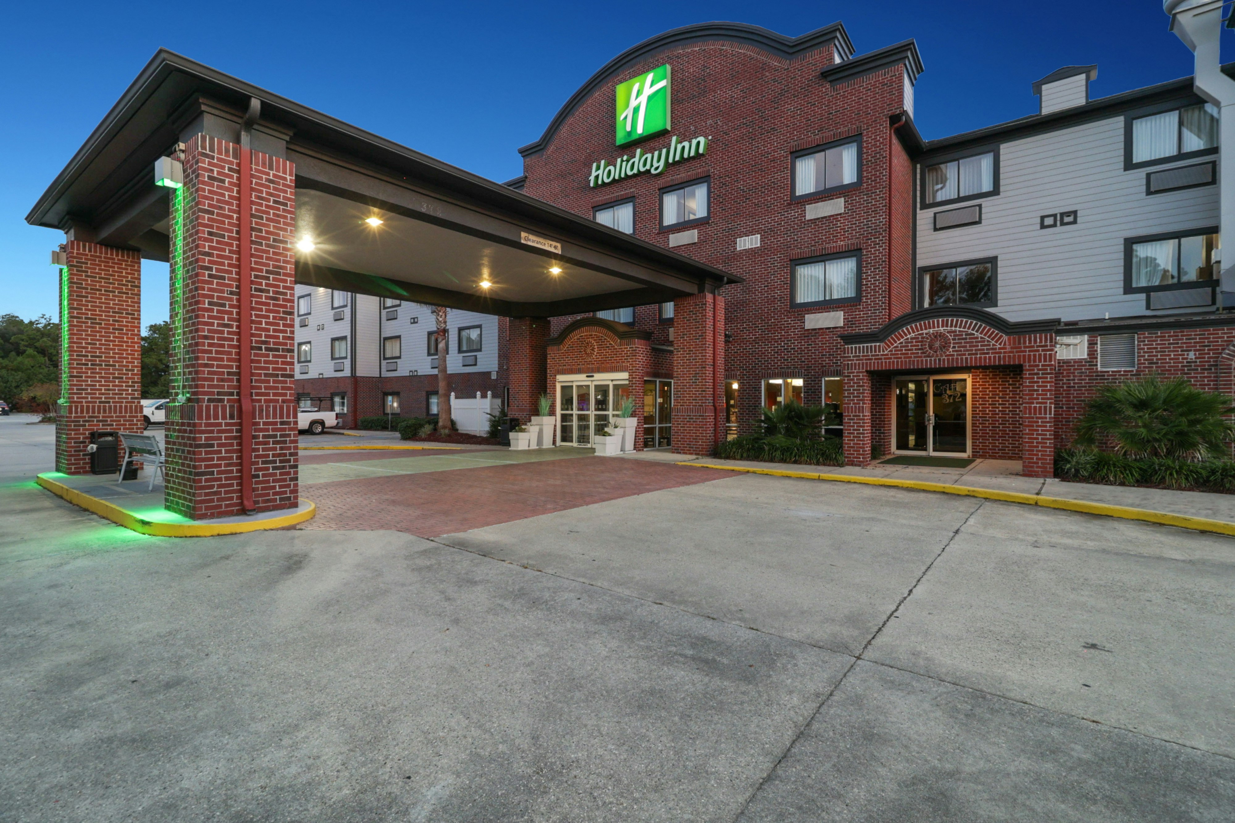 Holiday Inn Hotel Suites Slidell 69/79