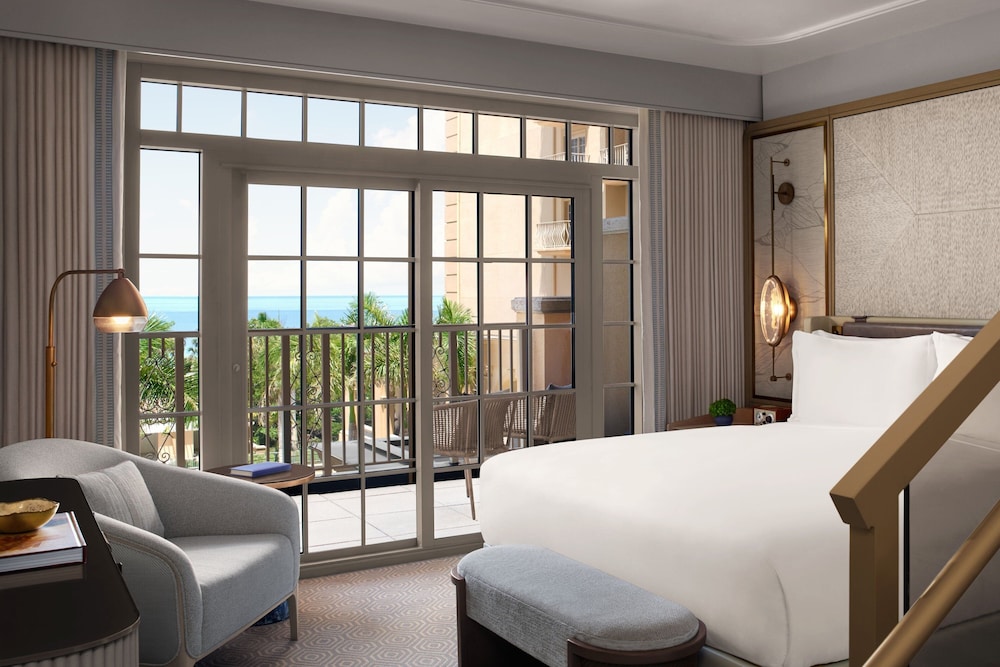 1 Bedroom, Bi Level, Suite, King Bed, Ocean Front, Sofa