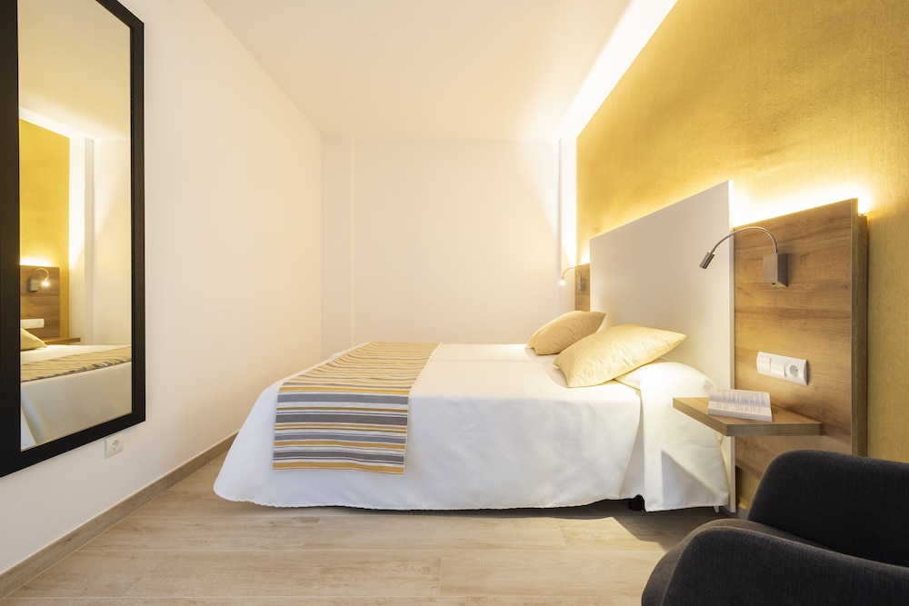 Casablanca Hotel 8/46