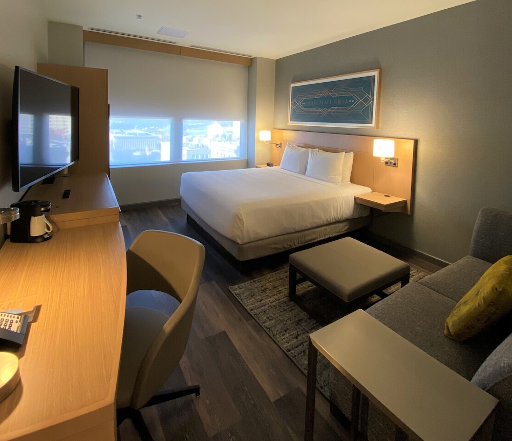 Hyatt Place Tulsa Downtown 12/74