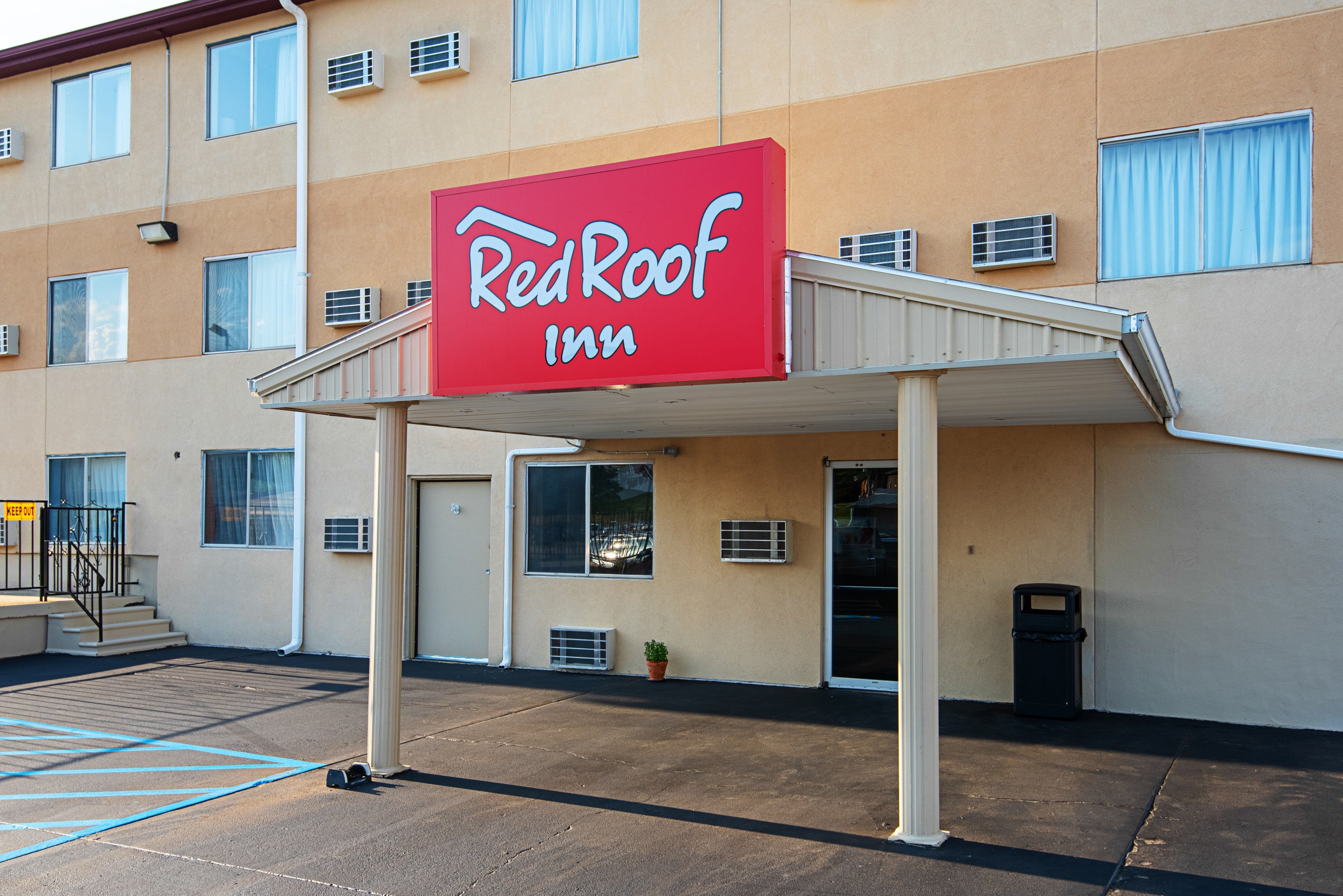 Red Roof Inn Cameron 34/36