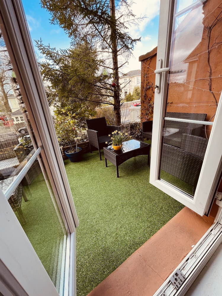 Westbank Hotel - Guest House 45/50