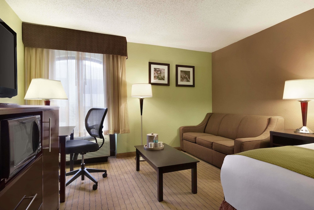 Days Inn By Wyndham Baltimore Inner Harbor 21/52