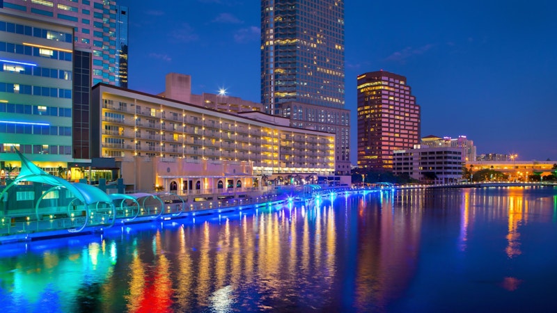 Hotel Tampa Riverwalk 50/55