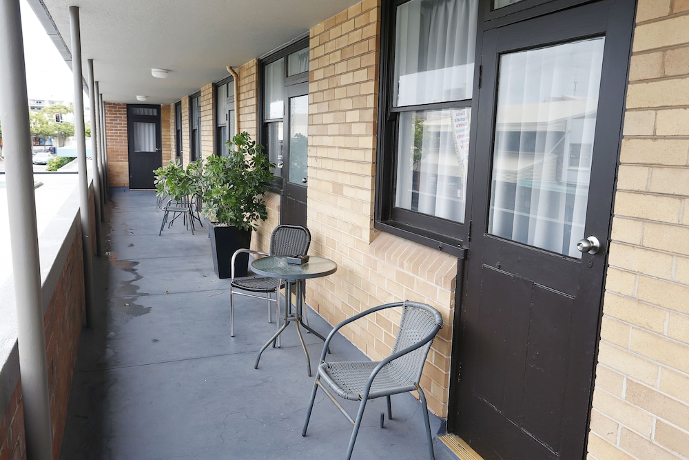 The Lakes Hotel 3/59