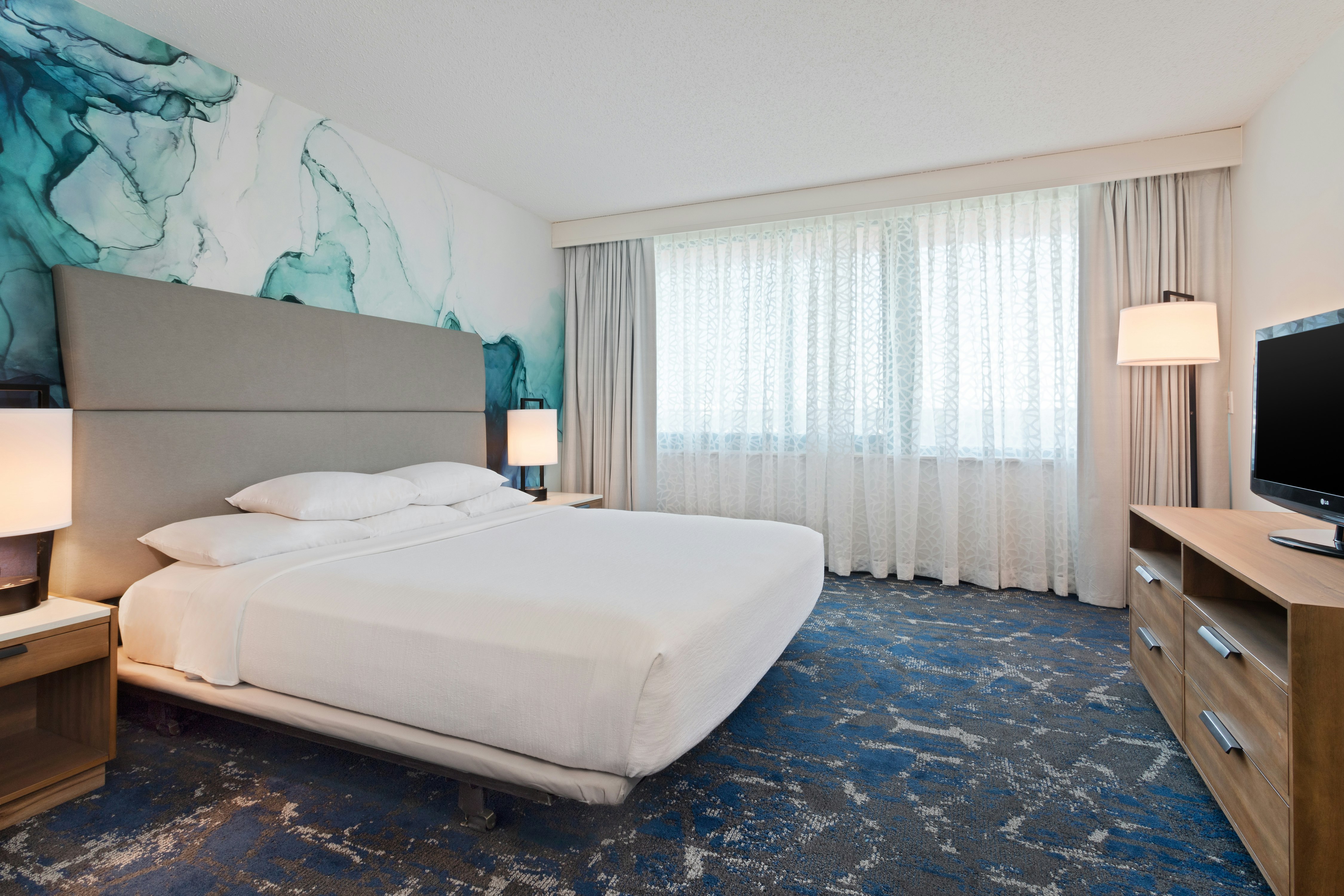 Boardroom, King Bed, Accessible